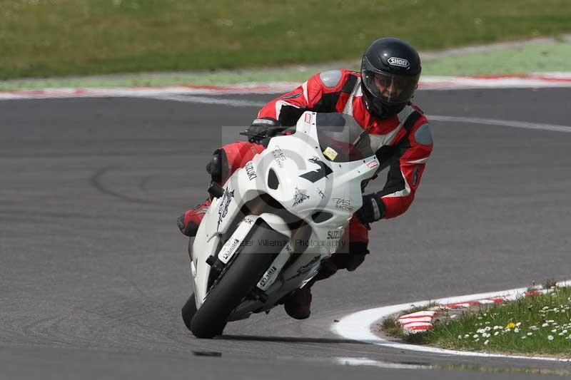 Motorcycle action photographs;Trackday digital images;brands;brands hatch photographs;event digital images;eventdigitalimages;motor racing london;no limits trackday;peter wileman photography;trackday;trackday photos