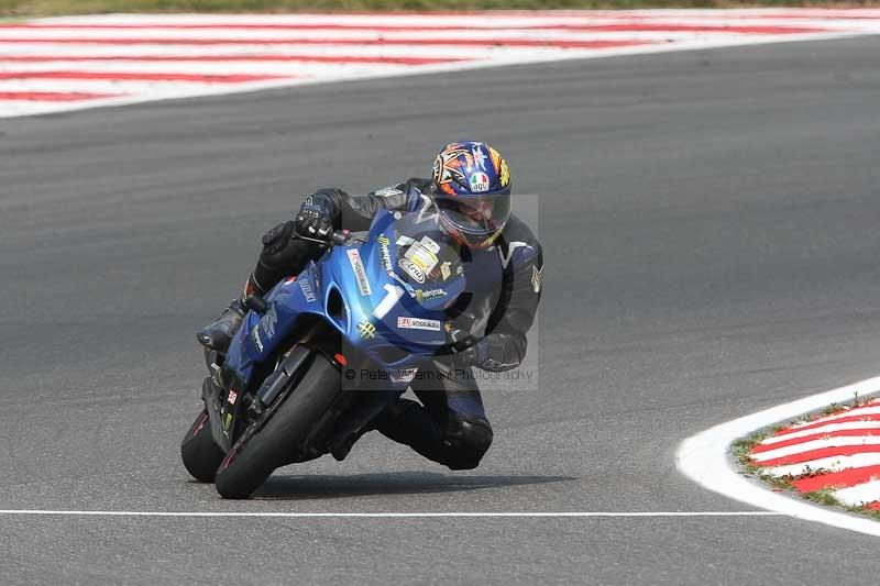 Motorcycle action photographs;Trackday digital images;brands;brands hatch photographs;event digital images;eventdigitalimages;motor racing london;no limits trackday;peter wileman photography;trackday;trackday photos