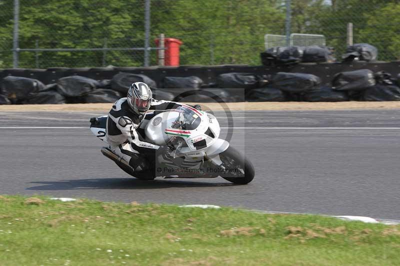 Motorcycle action photographs;Trackday digital images;brands;brands hatch photographs;event digital images;eventdigitalimages;motor racing london;no limits trackday;peter wileman photography;trackday;trackday photos