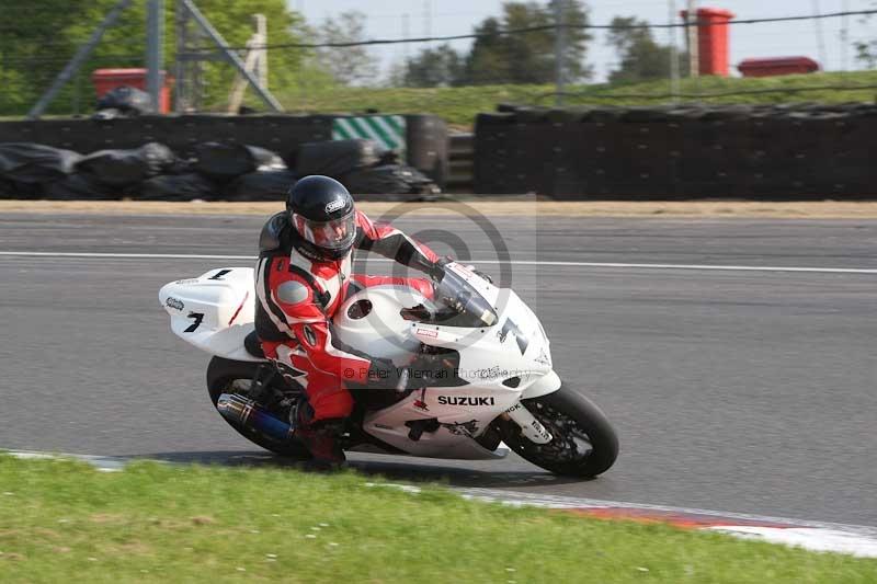 Motorcycle action photographs;Trackday digital images;brands;brands hatch photographs;event digital images;eventdigitalimages;motor racing london;no limits trackday;peter wileman photography;trackday;trackday photos