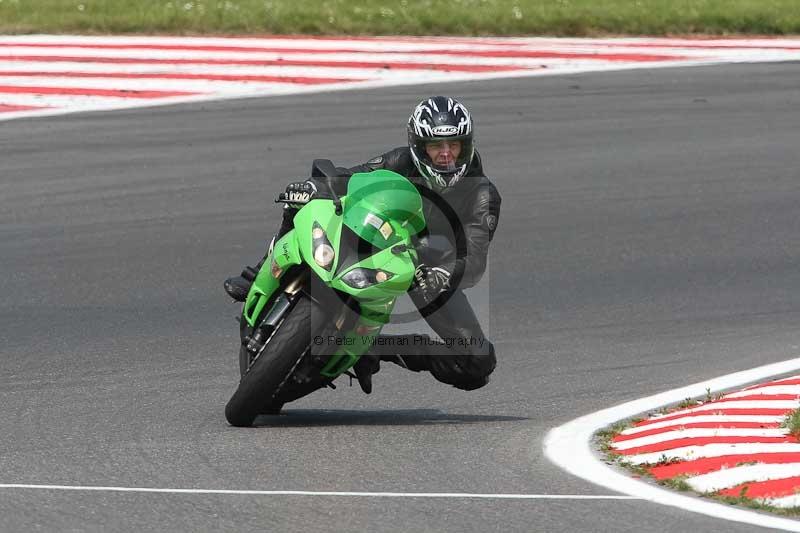 Motorcycle action photographs;Trackday digital images;brands;brands hatch photographs;event digital images;eventdigitalimages;motor racing london;no limits trackday;peter wileman photography;trackday;trackday photos