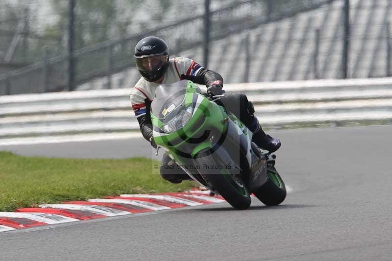 Motorcycle action photographs;Trackday digital images;brands;brands hatch photographs;event digital images;eventdigitalimages;motor racing london;no limits trackday;peter wileman photography;trackday;trackday photos