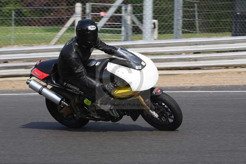 Motorcycle action photographs;Trackday digital images;brands;brands hatch photographs;event digital images;eventdigitalimages;motor racing london;no limits trackday;peter wileman photography;trackday;trackday photos