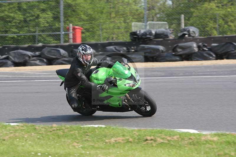 Motorcycle action photographs;Trackday digital images;brands;brands hatch photographs;event digital images;eventdigitalimages;motor racing london;no limits trackday;peter wileman photography;trackday;trackday photos