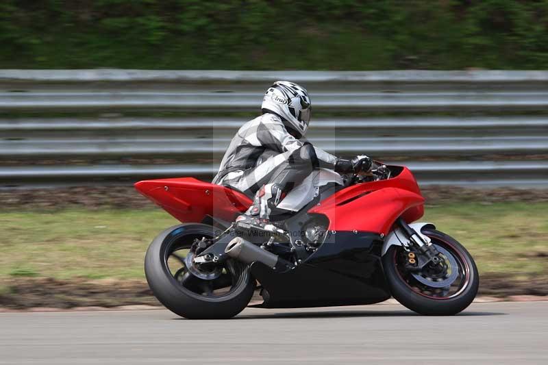 Motorcycle action photographs;Trackday digital images;brands;brands hatch photographs;event digital images;eventdigitalimages;motor racing london;no limits trackday;peter wileman photography;trackday;trackday photos