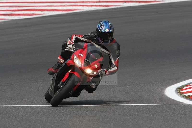 Motorcycle action photographs;Trackday digital images;brands;brands hatch photographs;event digital images;eventdigitalimages;motor racing london;no limits trackday;peter wileman photography;trackday;trackday photos