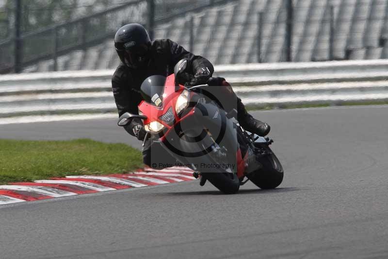 Motorcycle action photographs;Trackday digital images;brands;brands hatch photographs;event digital images;eventdigitalimages;motor racing london;no limits trackday;peter wileman photography;trackday;trackday photos