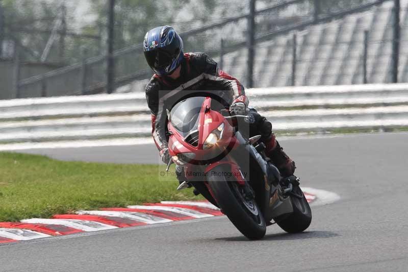Motorcycle action photographs;Trackday digital images;brands;brands hatch photographs;event digital images;eventdigitalimages;motor racing london;no limits trackday;peter wileman photography;trackday;trackday photos