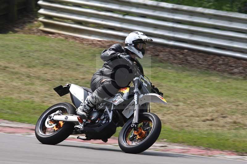 Motorcycle action photographs;Trackday digital images;brands;brands hatch photographs;event digital images;eventdigitalimages;motor racing london;no limits trackday;peter wileman photography;trackday;trackday photos