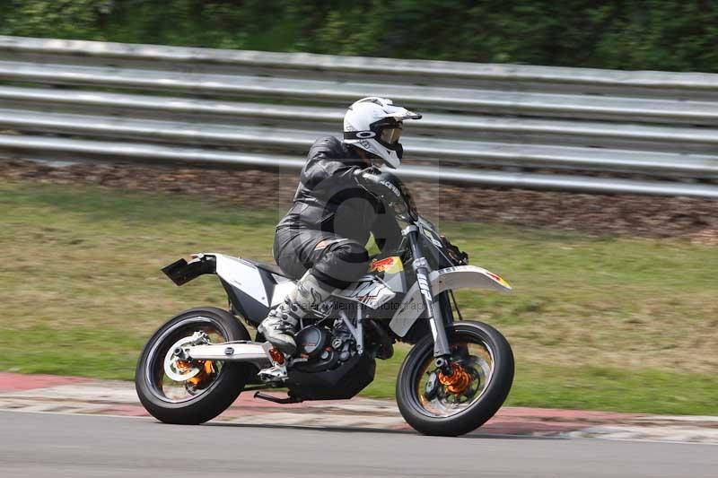 Motorcycle action photographs;Trackday digital images;brands;brands hatch photographs;event digital images;eventdigitalimages;motor racing london;no limits trackday;peter wileman photography;trackday;trackday photos