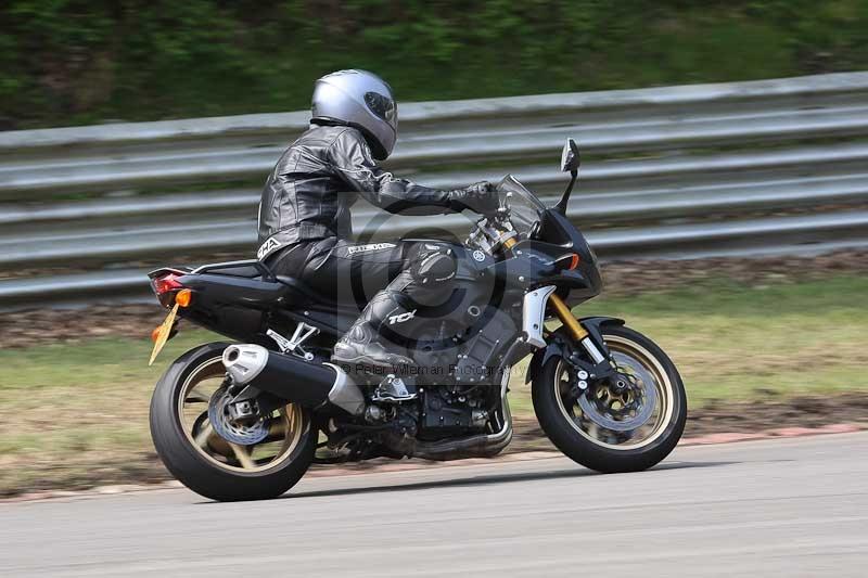 Motorcycle action photographs;Trackday digital images;brands;brands hatch photographs;event digital images;eventdigitalimages;motor racing london;no limits trackday;peter wileman photography;trackday;trackday photos