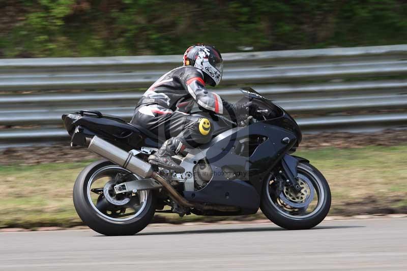 Motorcycle action photographs;Trackday digital images;brands;brands hatch photographs;event digital images;eventdigitalimages;motor racing london;no limits trackday;peter wileman photography;trackday;trackday photos