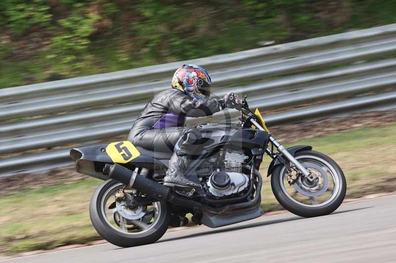 Motorcycle action photographs;Trackday digital images;brands;brands hatch photographs;event digital images;eventdigitalimages;motor racing london;no limits trackday;peter wileman photography;trackday;trackday photos