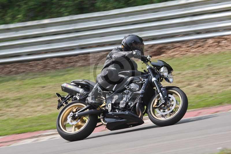 Motorcycle action photographs;Trackday digital images;brands;brands hatch photographs;event digital images;eventdigitalimages;motor racing london;no limits trackday;peter wileman photography;trackday;trackday photos
