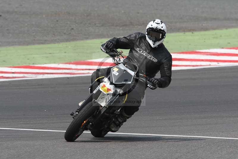 Motorcycle action photographs;Trackday digital images;brands;brands hatch photographs;event digital images;eventdigitalimages;motor racing london;no limits trackday;peter wileman photography;trackday;trackday photos