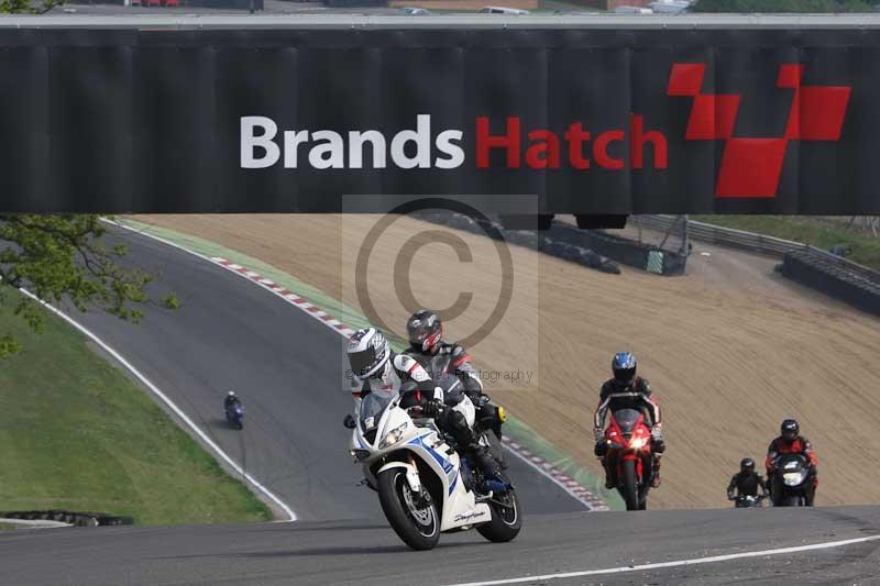 Motorcycle action photographs;Trackday digital images;brands;brands hatch photographs;event digital images;eventdigitalimages;motor racing london;no limits trackday;peter wileman photography;trackday;trackday photos