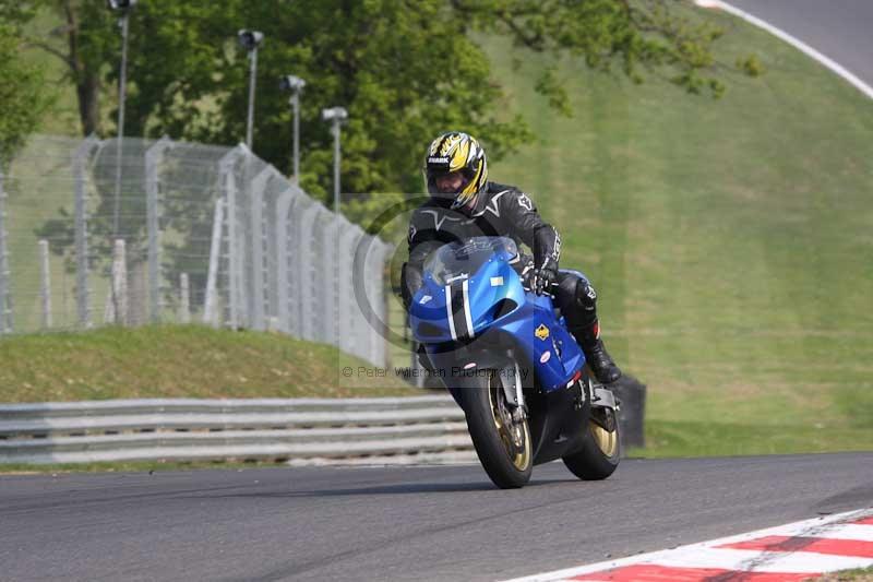 Motorcycle action photographs;Trackday digital images;brands;brands hatch photographs;event digital images;eventdigitalimages;motor racing london;no limits trackday;peter wileman photography;trackday;trackday photos