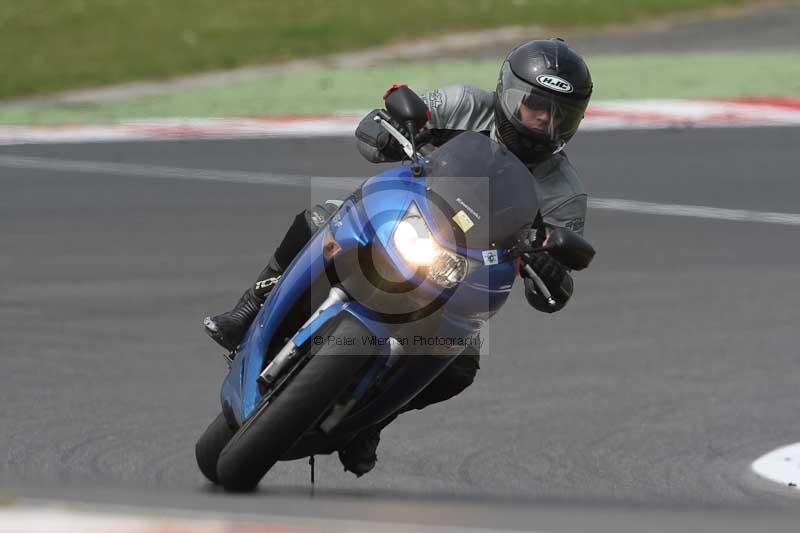 Motorcycle action photographs;Trackday digital images;brands;brands hatch photographs;event digital images;eventdigitalimages;motor racing london;no limits trackday;peter wileman photography;trackday;trackday photos
