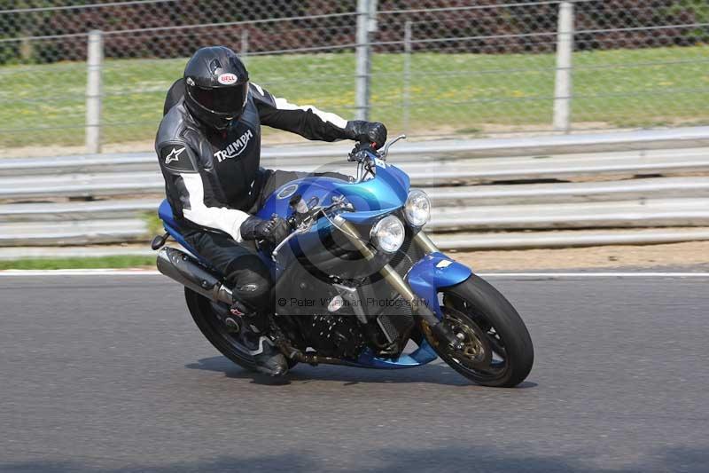 Motorcycle action photographs;Trackday digital images;brands;brands hatch photographs;event digital images;eventdigitalimages;motor racing london;no limits trackday;peter wileman photography;trackday;trackday photos