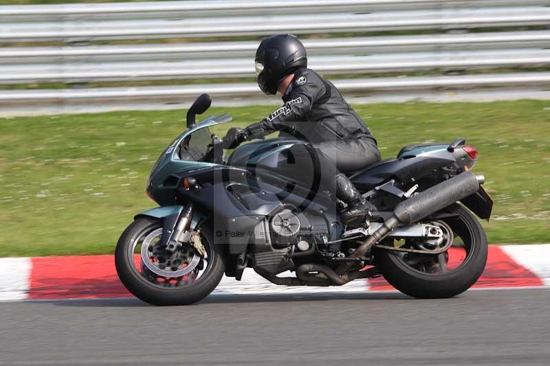Motorcycle action photographs;Trackday digital images;brands;brands hatch photographs;event digital images;eventdigitalimages;motor racing london;no limits trackday;peter wileman photography;trackday;trackday photos