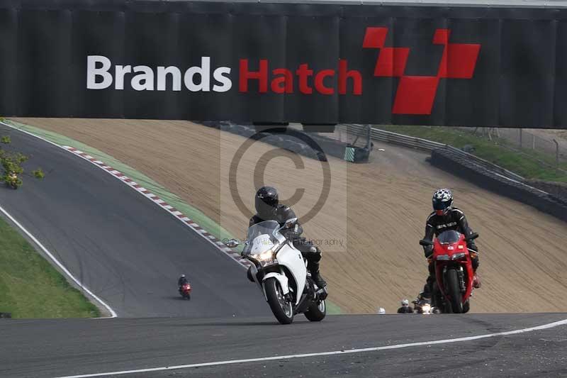 Motorcycle action photographs;Trackday digital images;brands;brands hatch photographs;event digital images;eventdigitalimages;motor racing london;no limits trackday;peter wileman photography;trackday;trackday photos