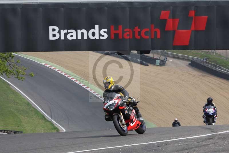 Motorcycle action photographs;Trackday digital images;brands;brands hatch photographs;event digital images;eventdigitalimages;motor racing london;no limits trackday;peter wileman photography;trackday;trackday photos