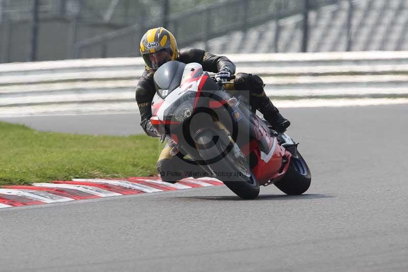 Motorcycle action photographs;Trackday digital images;brands;brands hatch photographs;event digital images;eventdigitalimages;motor racing london;no limits trackday;peter wileman photography;trackday;trackday photos