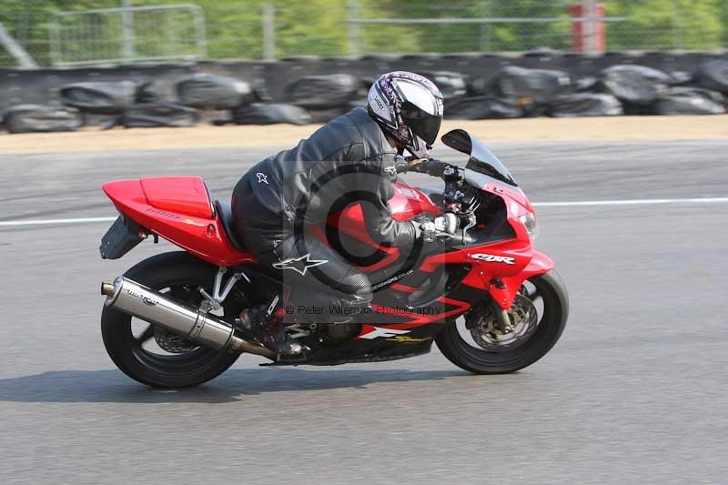 Motorcycle action photographs;Trackday digital images;brands;brands hatch photographs;event digital images;eventdigitalimages;motor racing london;no limits trackday;peter wileman photography;trackday;trackday photos