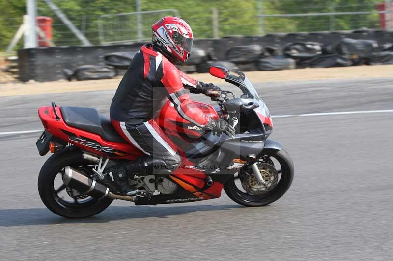 Motorcycle action photographs;Trackday digital images;brands;brands hatch photographs;event digital images;eventdigitalimages;motor racing london;no limits trackday;peter wileman photography;trackday;trackday photos