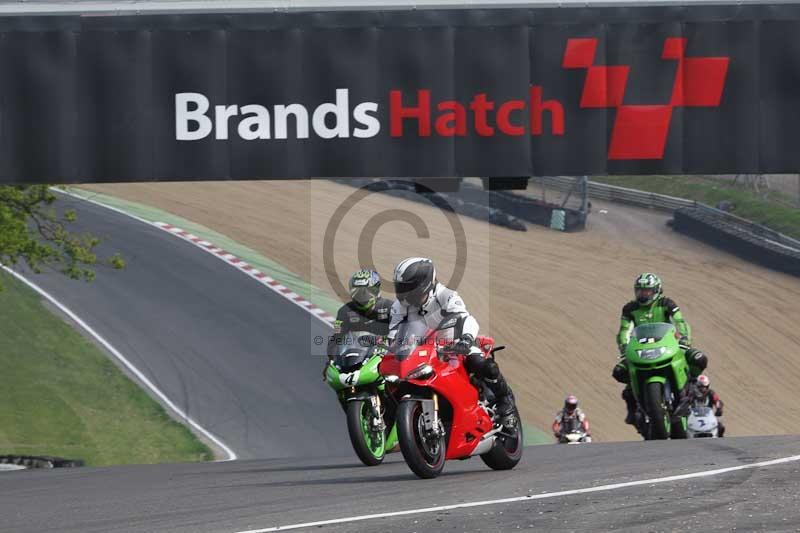Motorcycle action photographs;Trackday digital images;brands;brands hatch photographs;event digital images;eventdigitalimages;motor racing london;no limits trackday;peter wileman photography;trackday;trackday photos