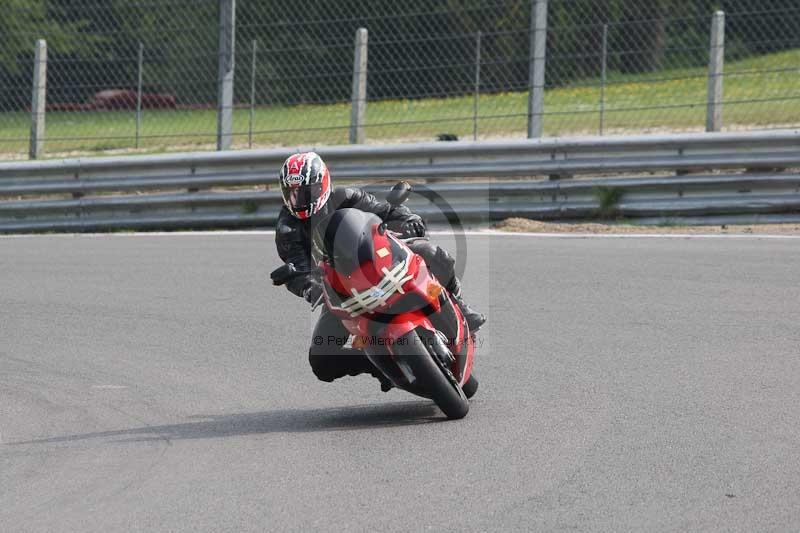 Motorcycle action photographs;Trackday digital images;brands;brands hatch photographs;event digital images;eventdigitalimages;motor racing london;no limits trackday;peter wileman photography;trackday;trackday photos