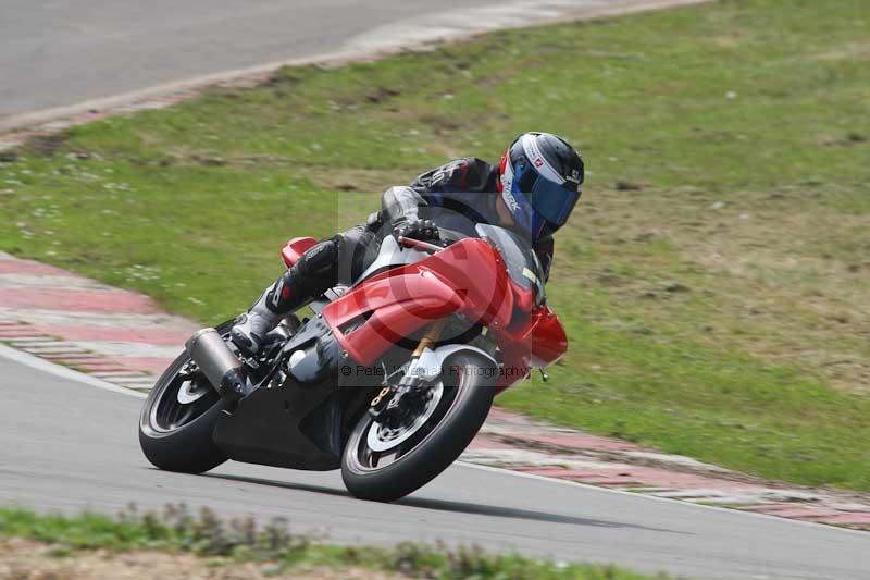 Motorcycle action photographs;Trackday digital images;brands;brands hatch photographs;event digital images;eventdigitalimages;motor racing london;no limits trackday;peter wileman photography;trackday;trackday photos