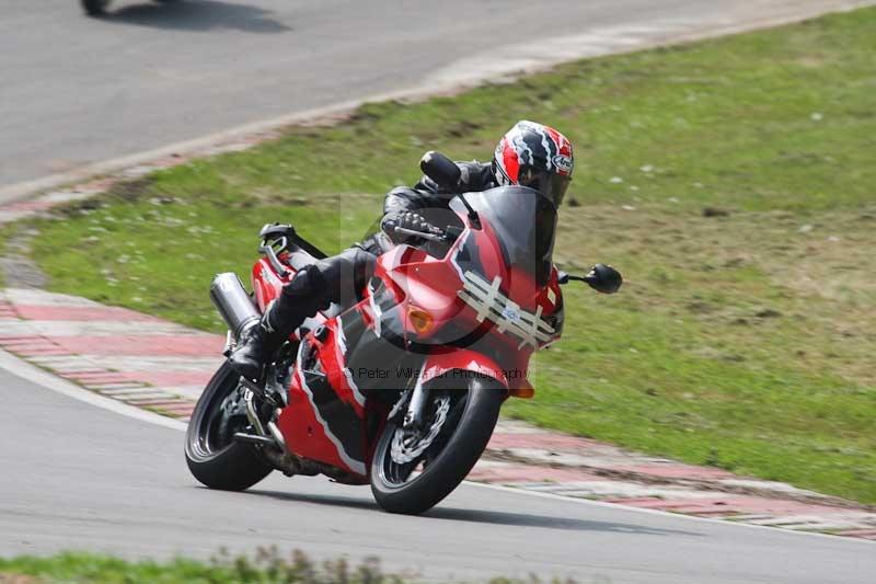 Motorcycle action photographs;Trackday digital images;brands;brands hatch photographs;event digital images;eventdigitalimages;motor racing london;no limits trackday;peter wileman photography;trackday;trackday photos