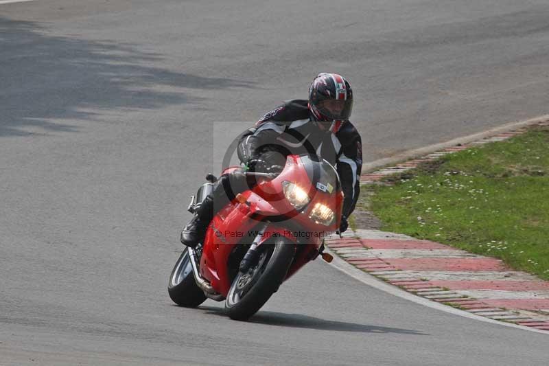 Motorcycle action photographs;Trackday digital images;brands;brands hatch photographs;event digital images;eventdigitalimages;motor racing london;no limits trackday;peter wileman photography;trackday;trackday photos