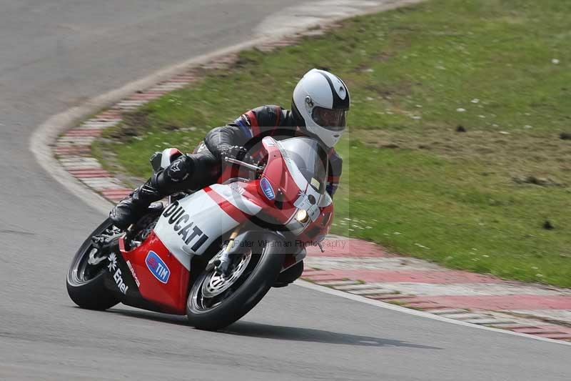 Motorcycle action photographs;Trackday digital images;brands;brands hatch photographs;event digital images;eventdigitalimages;motor racing london;no limits trackday;peter wileman photography;trackday;trackday photos