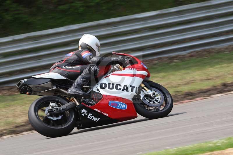 Motorcycle action photographs;Trackday digital images;brands;brands hatch photographs;event digital images;eventdigitalimages;motor racing london;no limits trackday;peter wileman photography;trackday;trackday photos