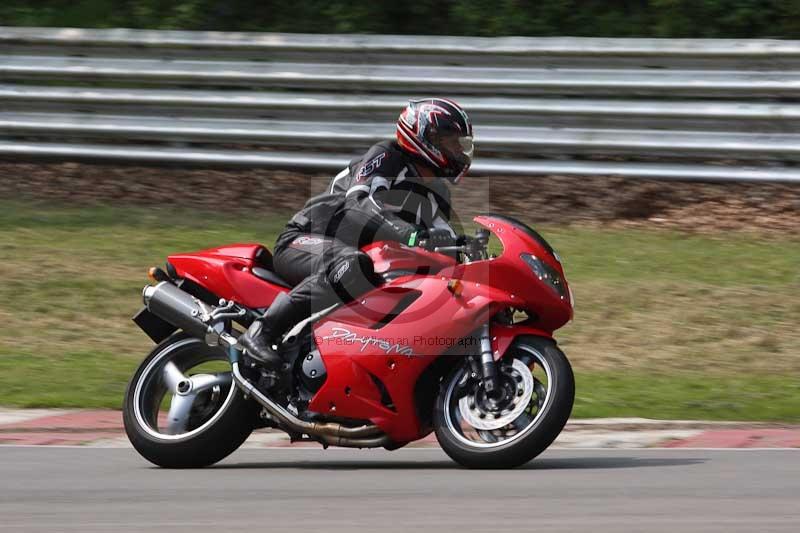 Motorcycle action photographs;Trackday digital images;brands;brands hatch photographs;event digital images;eventdigitalimages;motor racing london;no limits trackday;peter wileman photography;trackday;trackday photos