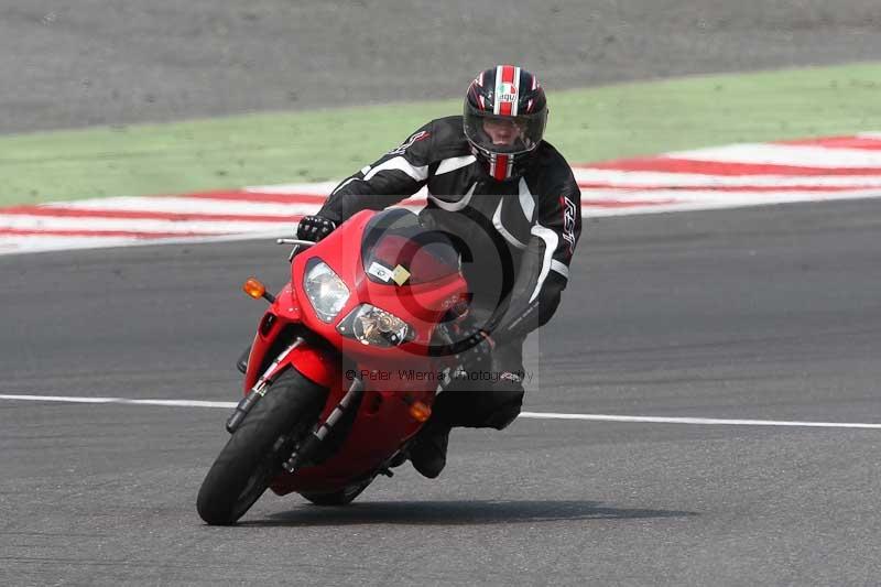 Motorcycle action photographs;Trackday digital images;brands;brands hatch photographs;event digital images;eventdigitalimages;motor racing london;no limits trackday;peter wileman photography;trackday;trackday photos