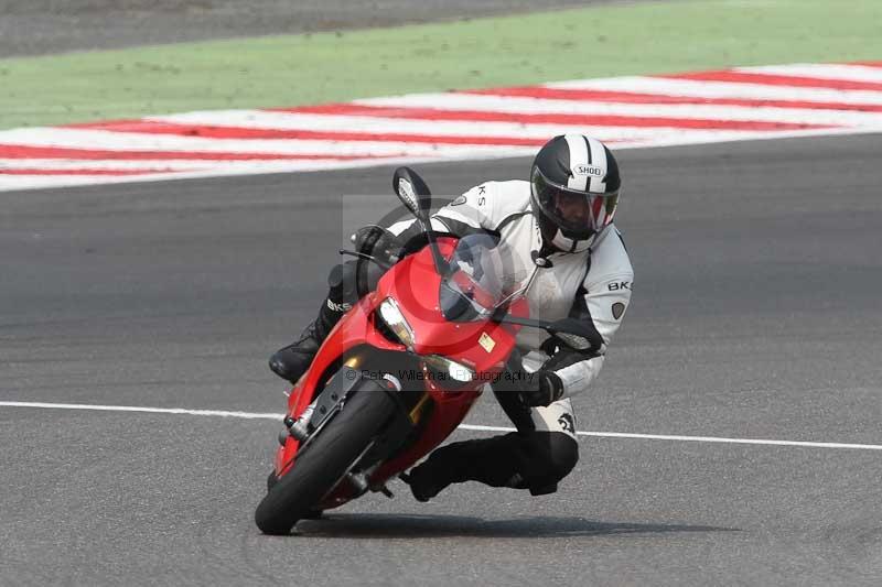 Motorcycle action photographs;Trackday digital images;brands;brands hatch photographs;event digital images;eventdigitalimages;motor racing london;no limits trackday;peter wileman photography;trackday;trackday photos