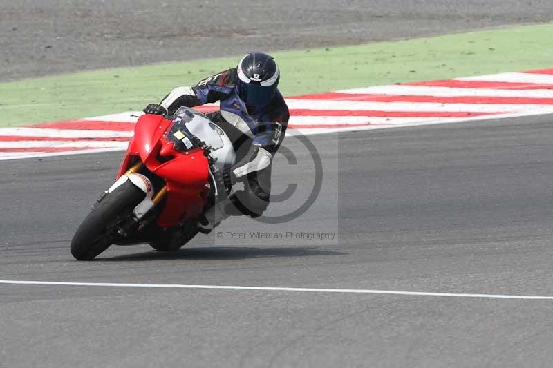 Motorcycle action photographs;Trackday digital images;brands;brands hatch photographs;event digital images;eventdigitalimages;motor racing london;no limits trackday;peter wileman photography;trackday;trackday photos