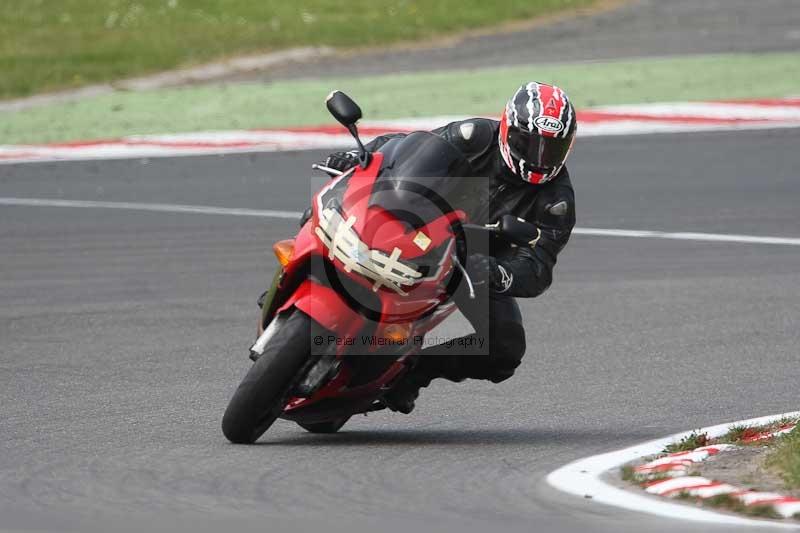 Motorcycle action photographs;Trackday digital images;brands;brands hatch photographs;event digital images;eventdigitalimages;motor racing london;no limits trackday;peter wileman photography;trackday;trackday photos