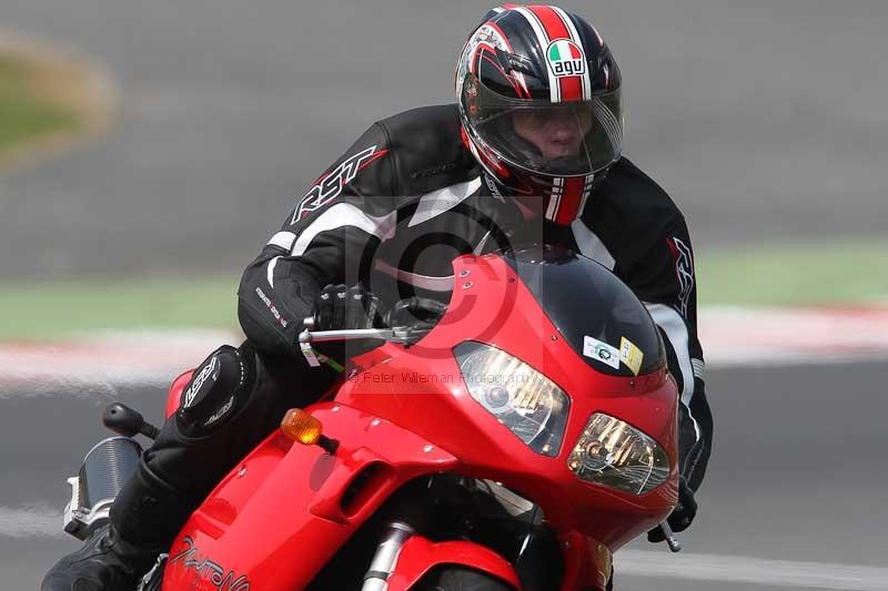 Motorcycle action photographs;Trackday digital images;brands;brands hatch photographs;event digital images;eventdigitalimages;motor racing london;no limits trackday;peter wileman photography;trackday;trackday photos