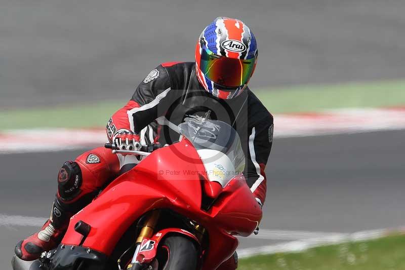 Motorcycle action photographs;Trackday digital images;brands;brands hatch photographs;event digital images;eventdigitalimages;motor racing london;no limits trackday;peter wileman photography;trackday;trackday photos