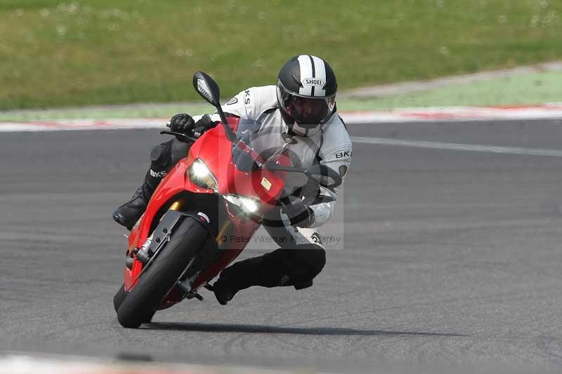 Motorcycle action photographs;Trackday digital images;brands;brands hatch photographs;event digital images;eventdigitalimages;motor racing london;no limits trackday;peter wileman photography;trackday;trackday photos