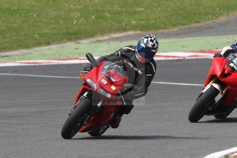 Motorcycle action photographs;Trackday digital images;brands;brands hatch photographs;event digital images;eventdigitalimages;motor racing london;no limits trackday;peter wileman photography;trackday;trackday photos