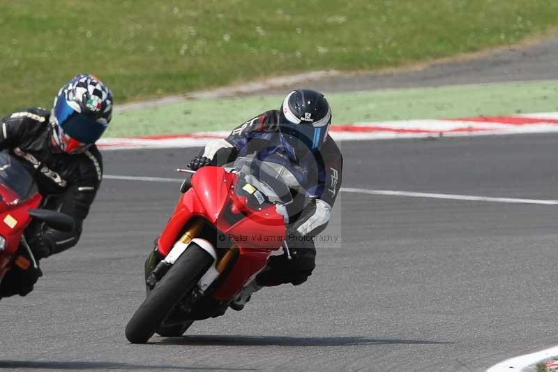 Motorcycle action photographs;Trackday digital images;brands;brands hatch photographs;event digital images;eventdigitalimages;motor racing london;no limits trackday;peter wileman photography;trackday;trackday photos