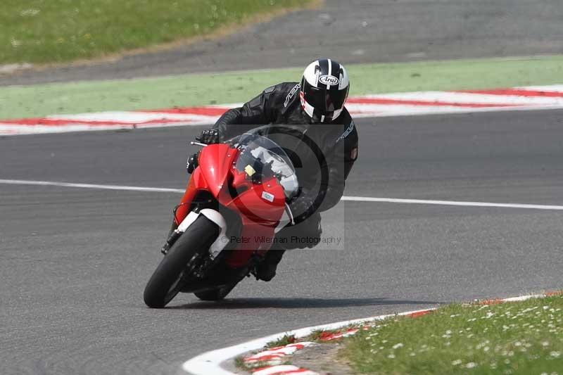 Motorcycle action photographs;Trackday digital images;brands;brands hatch photographs;event digital images;eventdigitalimages;motor racing london;no limits trackday;peter wileman photography;trackday;trackday photos