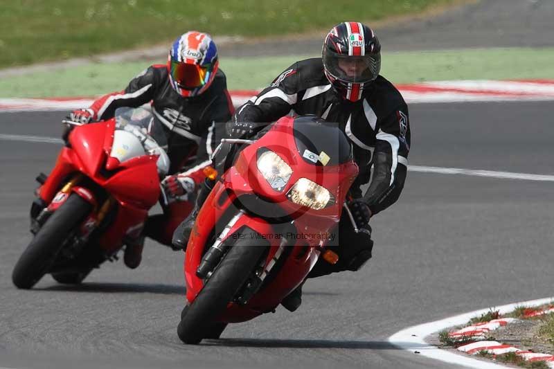Motorcycle action photographs;Trackday digital images;brands;brands hatch photographs;event digital images;eventdigitalimages;motor racing london;no limits trackday;peter wileman photography;trackday;trackday photos