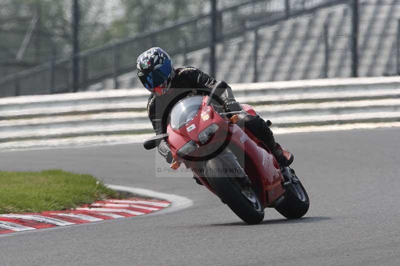 Motorcycle action photographs;Trackday digital images;brands;brands hatch photographs;event digital images;eventdigitalimages;motor racing london;no limits trackday;peter wileman photography;trackday;trackday photos