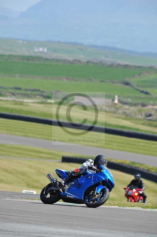 anglesey no limits trackday;anglesey photographs;anglesey trackday photographs;enduro digital images;event digital images;eventdigitalimages;no limits trackdays;peter wileman photography;racing digital images;trac mon;trackday digital images;trackday photos;ty croes